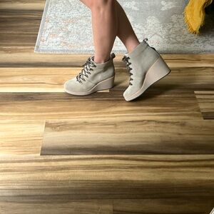 TOMS Melrose Lace Up Wedge Bootie Suede‎ NWT Women’s Size 10